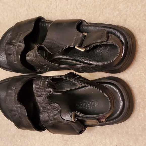 Walking Co. Women's Black Sandals w/ Original Box - Picture 16 of 16